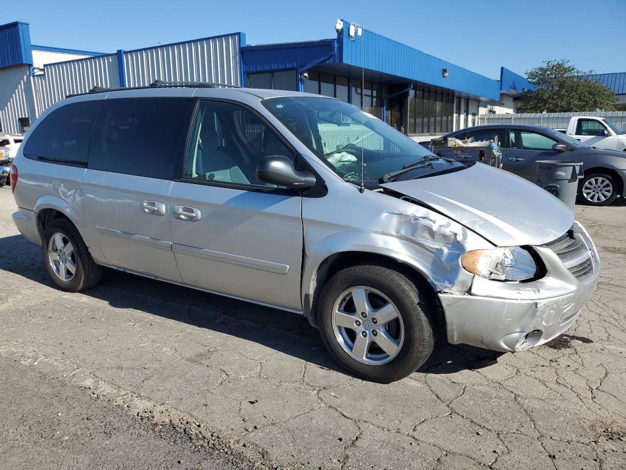 Lot #3274773207 2005 DODGE GRAND CARA