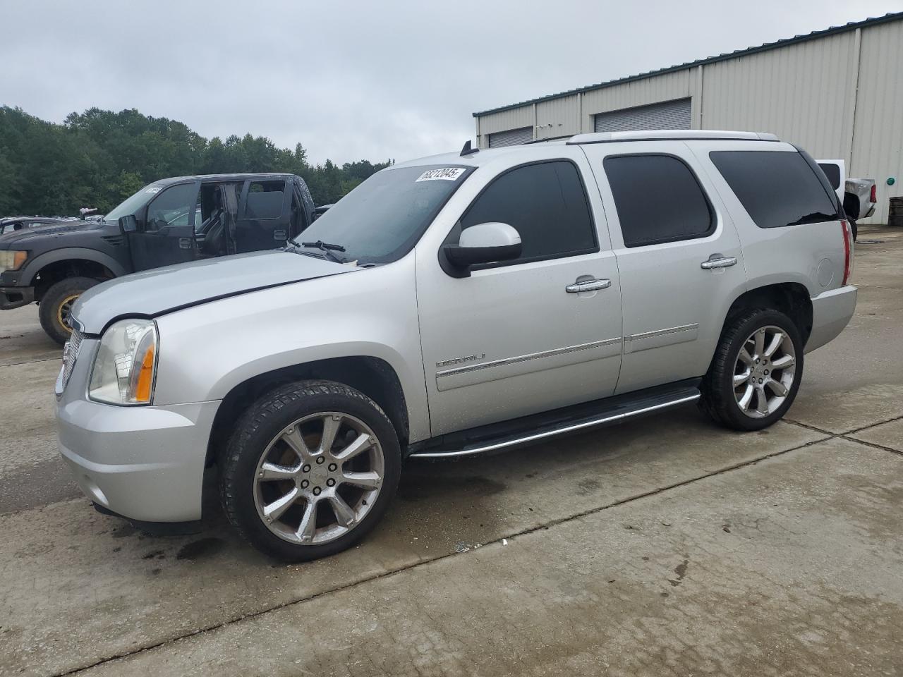 GMC YUKON DENALI