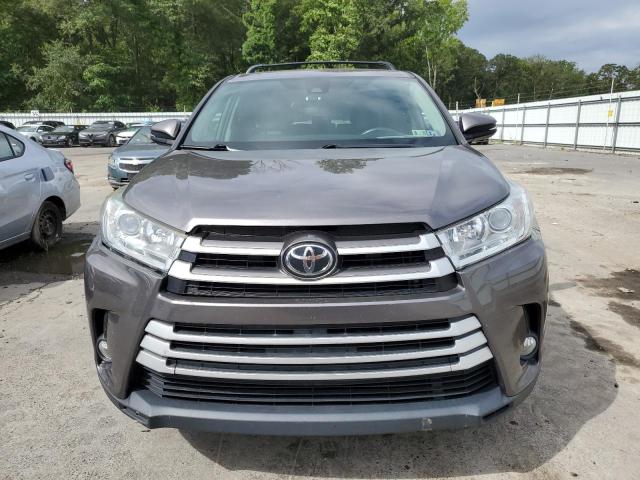 2019 TOYOTA HIGHLANDER LE 5TDBZRFHXKS993989