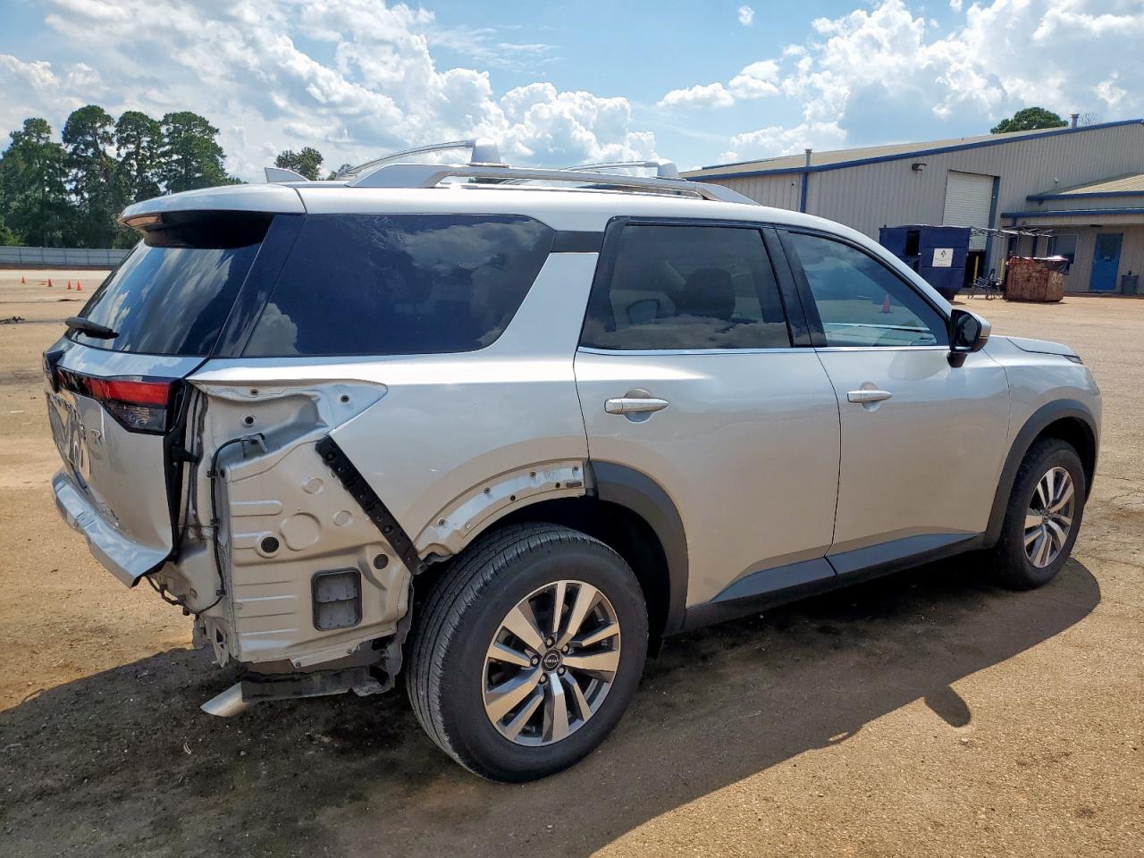 NISSAN PATHFINDER SL