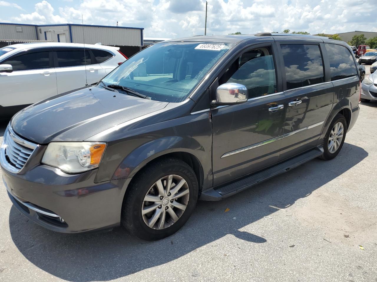 CHRYSLER TOWN & COUNTRY LIMITED PLATINUM