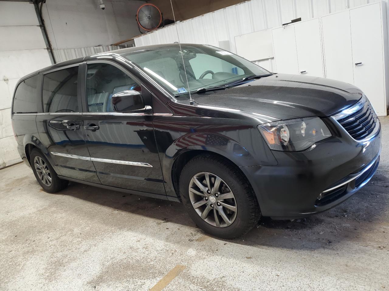 CHRYSLER TOWN & COUNTRY S