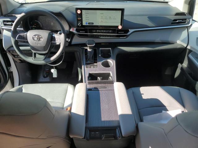 2025 TOYOTA SIENNA XLE 5TDYRKEC0SS270580