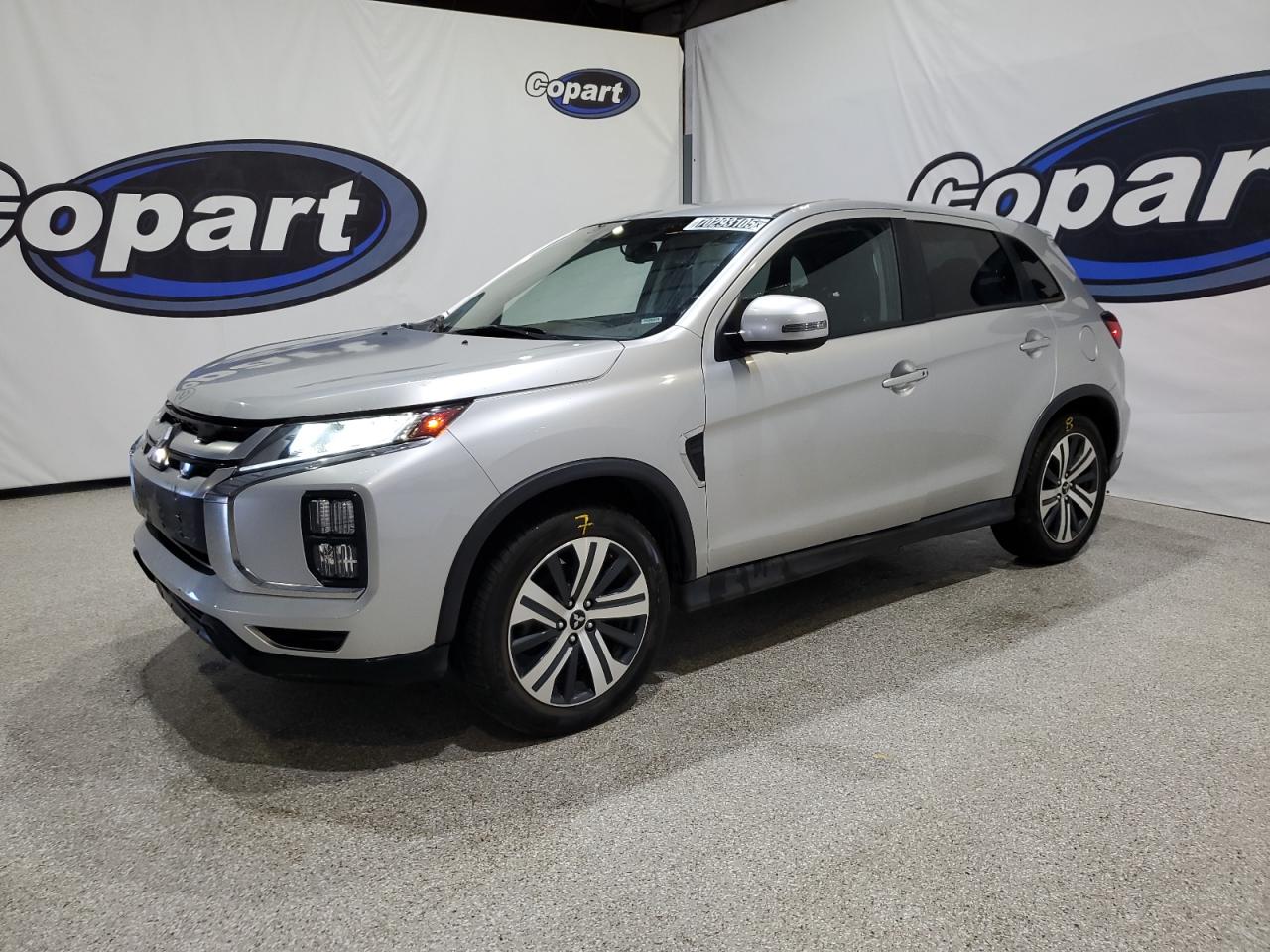 MITSUBISHI OUTLANDER ES