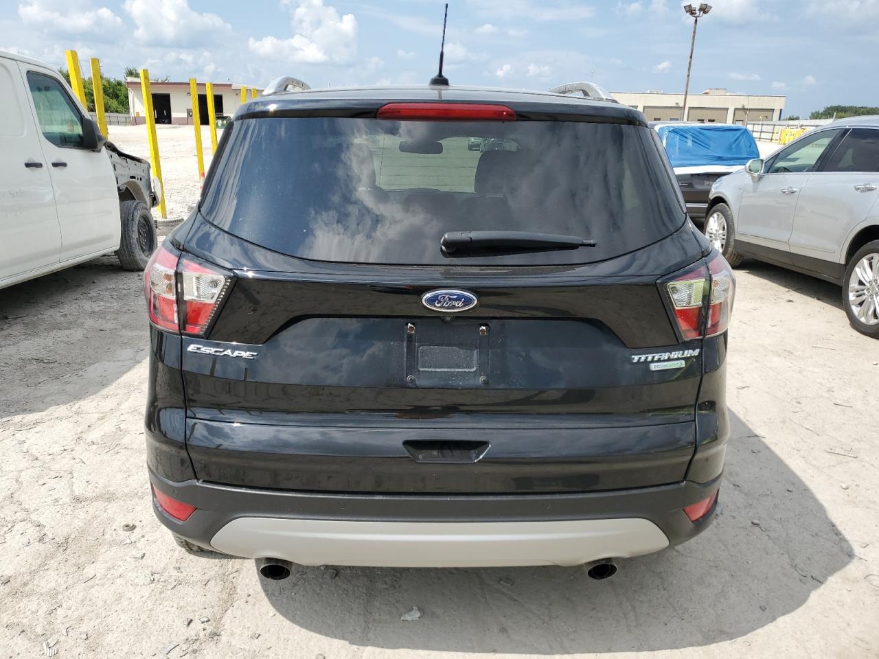 FORD ESCAPE TITANIUM