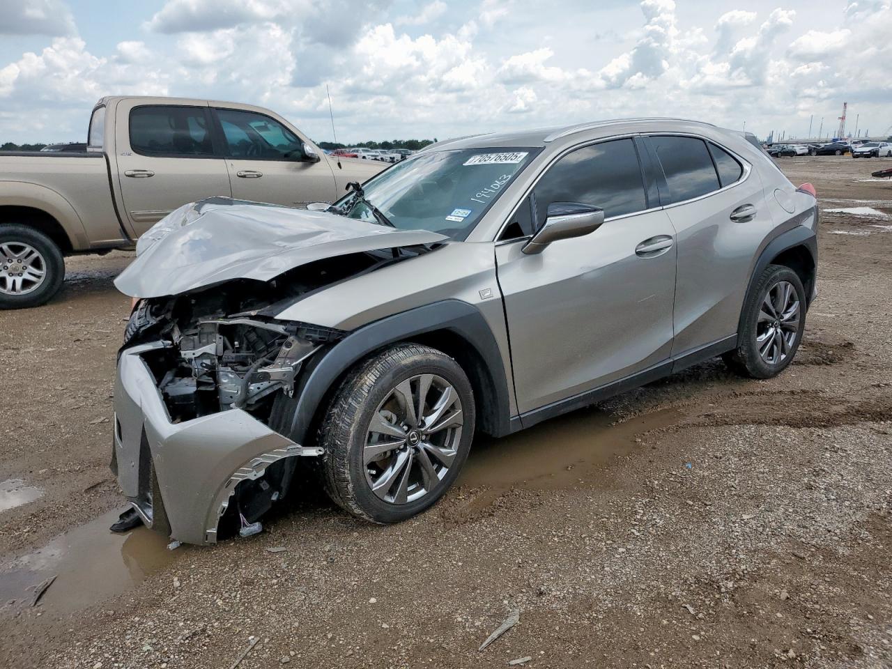 LEXUS UX 200