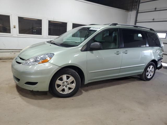 TOYOTA SIENNA XLE