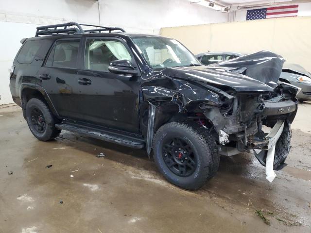2019 TOYOTA 4RUNNER SR JTEBU5JR8K5696731