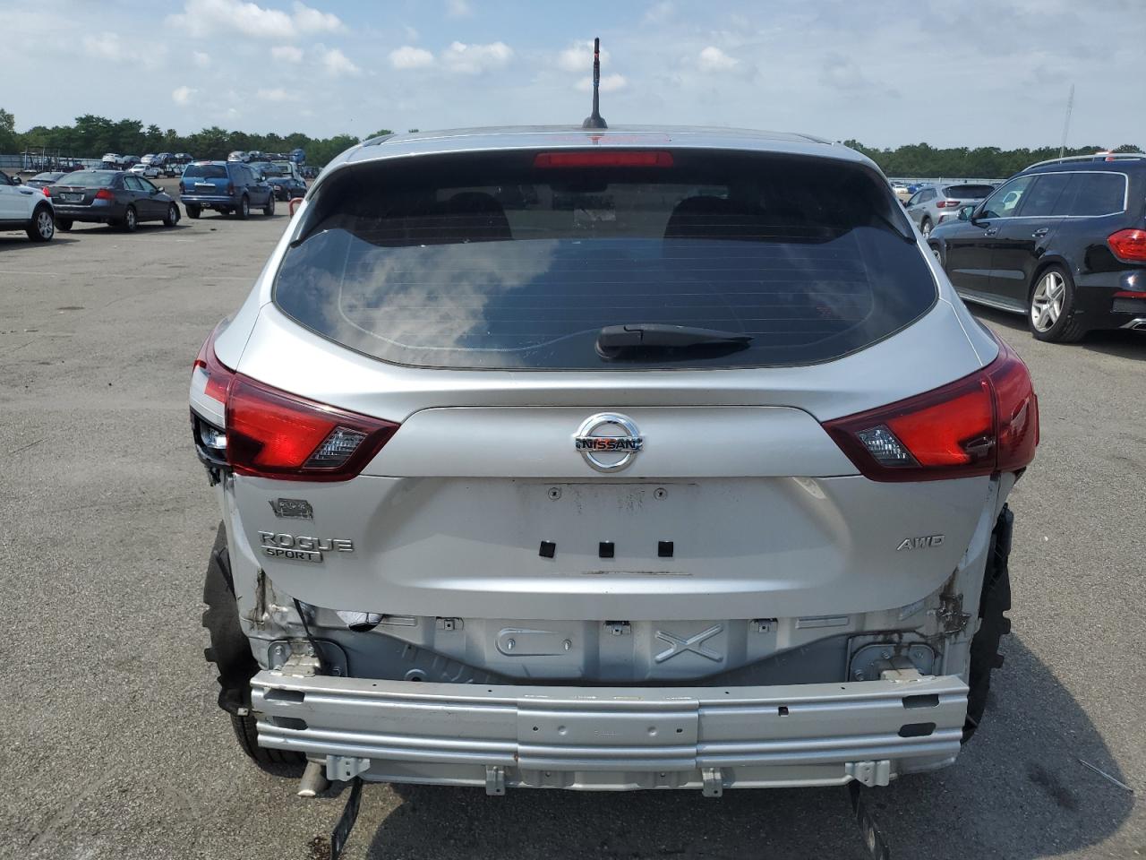 NISSAN ROGUE SPORT S