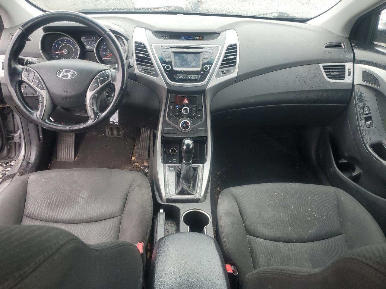 HYUNDAI ELANTRA SE
