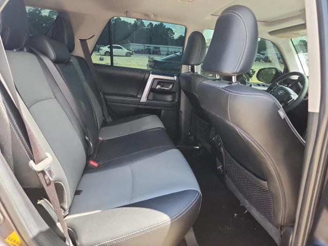 2022 TOYOTA 4RUNNER SR5 JTEFU5JR6N5261017