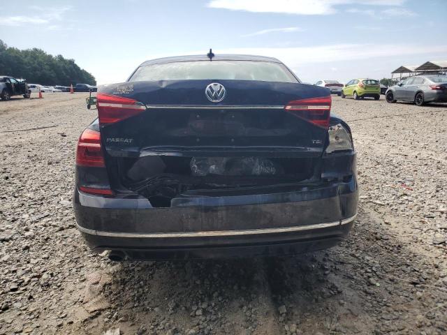 2017 VOLKSWAGEN PASSAT R-L 1VWDT7A32HC081827