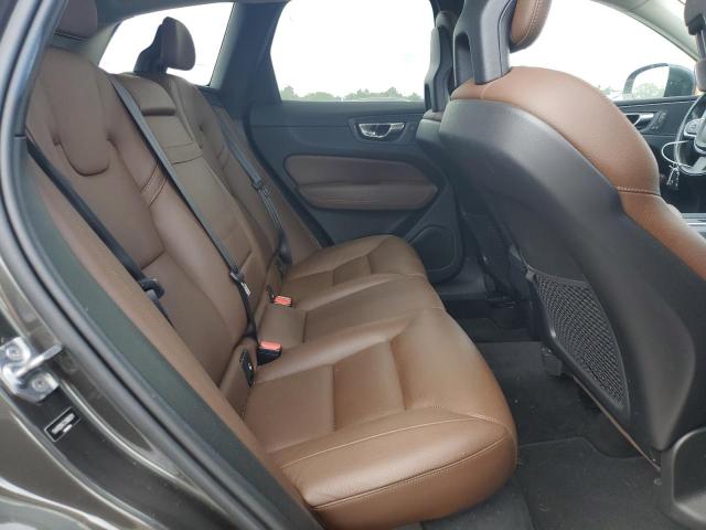 2018 VOLVO XC60 T5 MO YV4102RK7J1086291