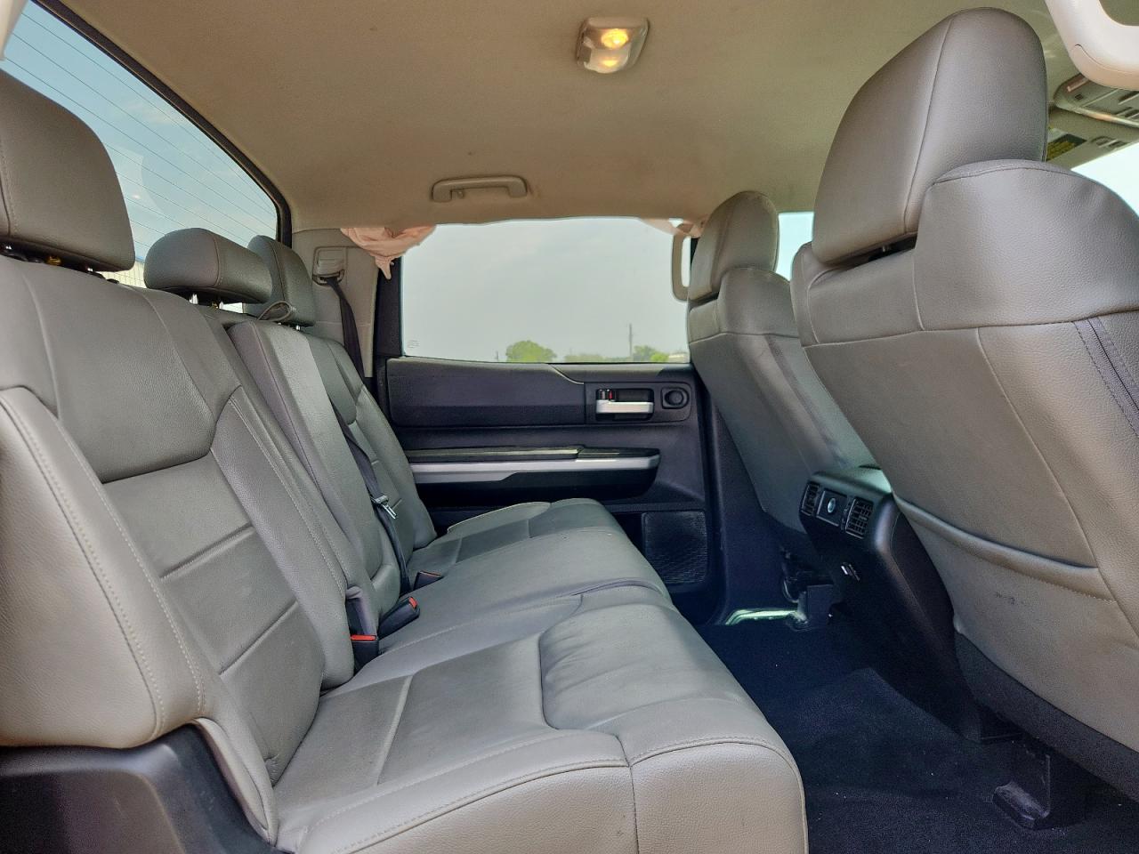 TOYOTA TUNDRA CREWMAX SR5