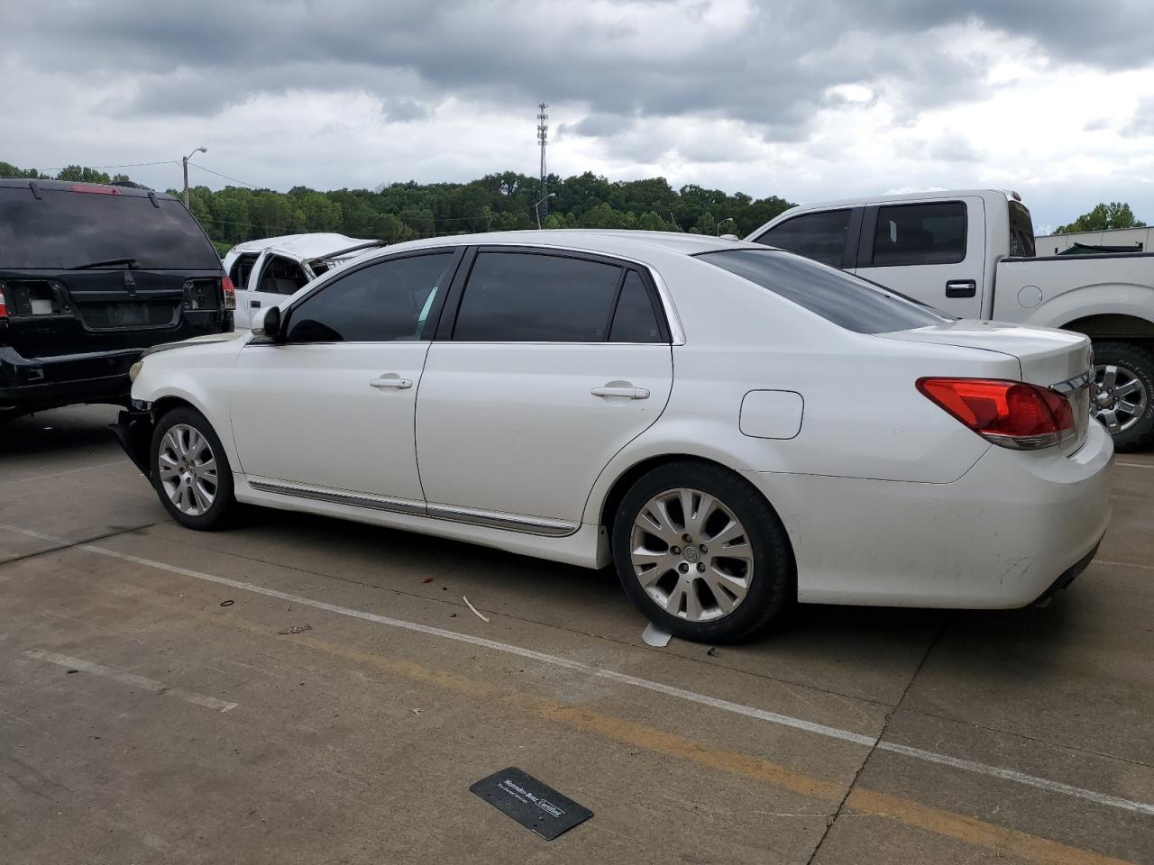 TOYOTA AVALON BASE
