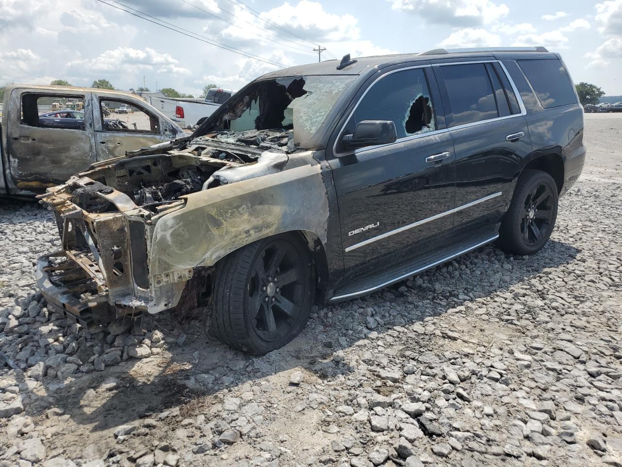 Lot #3301774337 2017 GMC YUKON DENALI