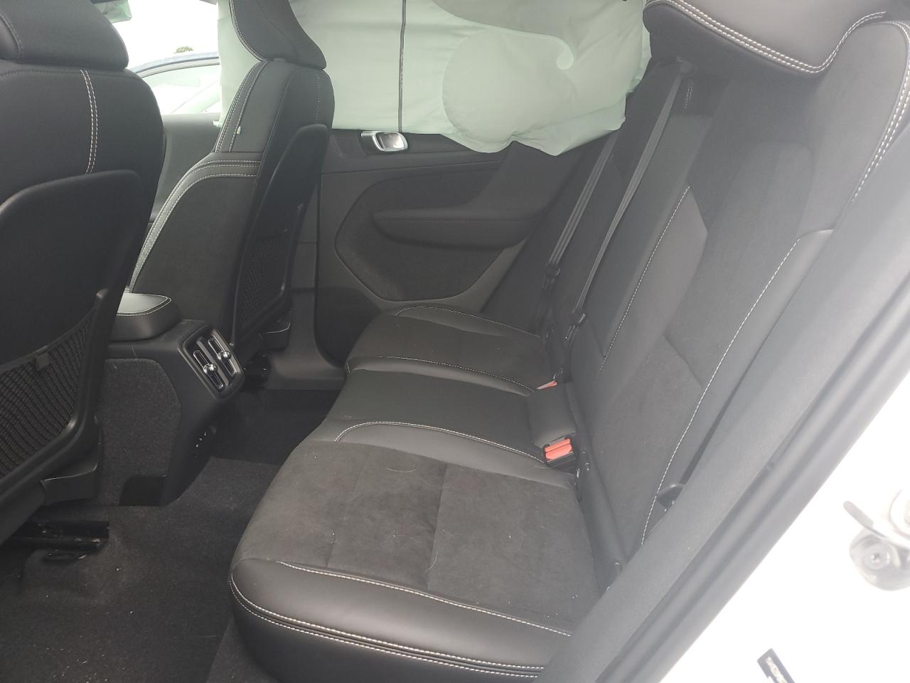 VOLVO XC40 T5 R-DESIGN