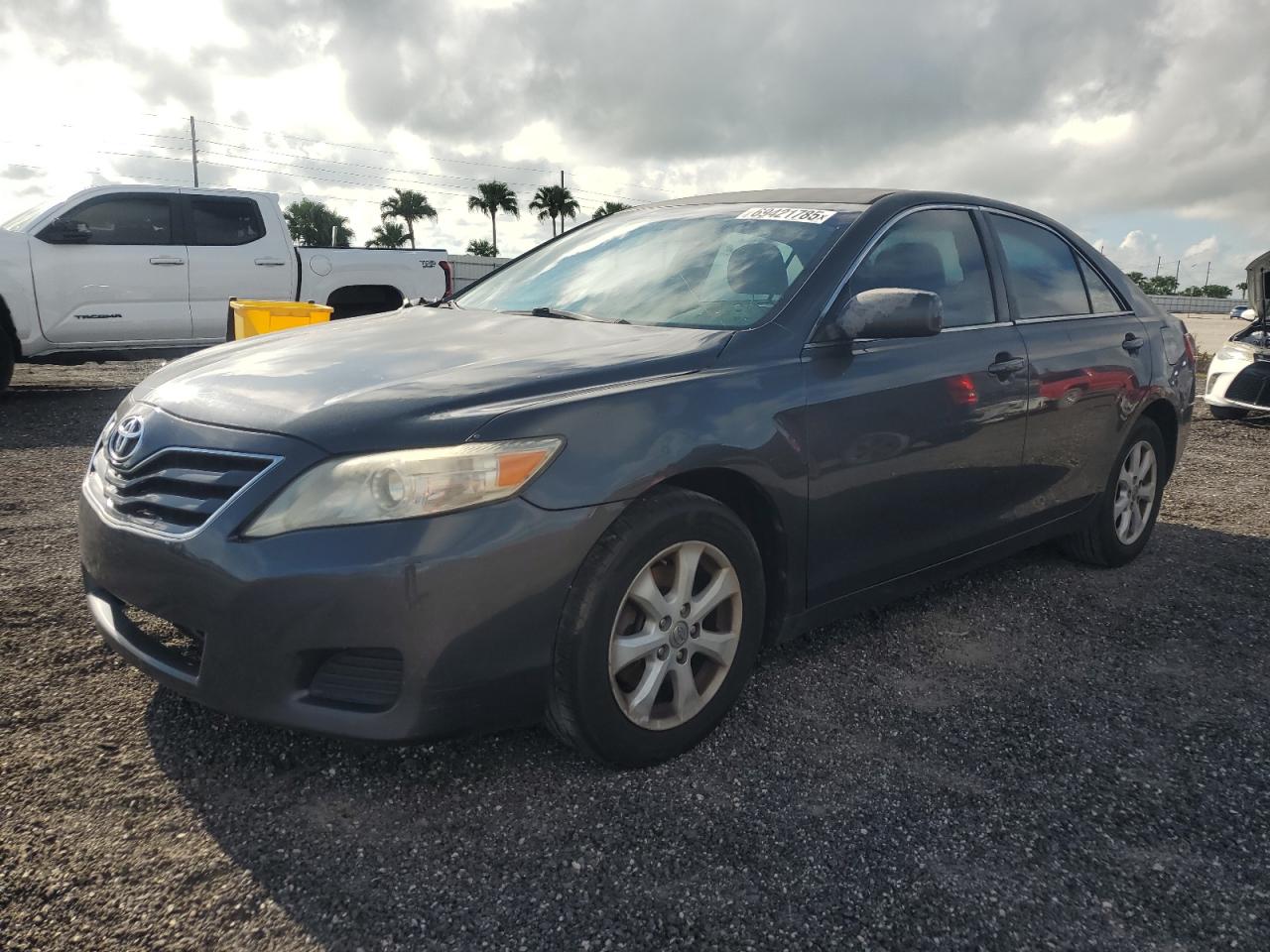TOYOTA CAMRY BASE