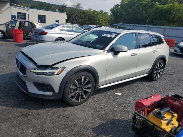 2020 VOLVO V60 CROSS YV4102WK9L1030201