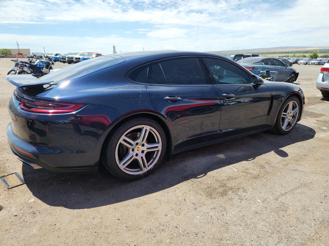 PORSCHE PANAMERA BASE