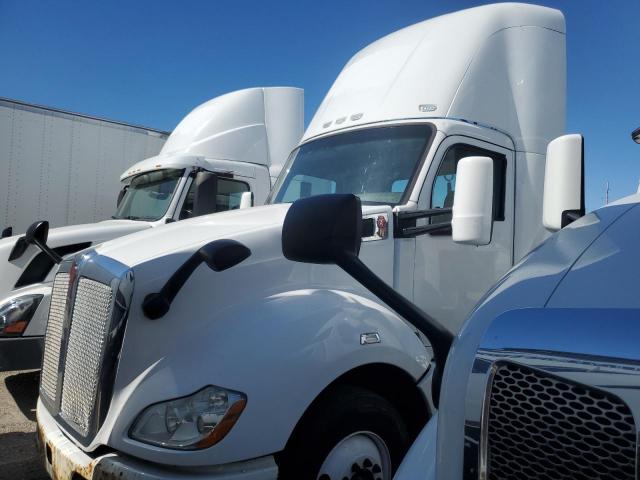 KENWORTH CONSTRUCTION T680 2015 white tractor diesel 1XKYA48X5FJ443759 photo #3