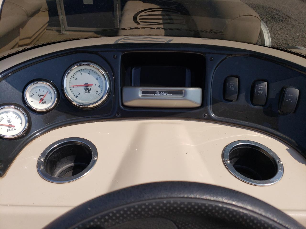 Lot #3221605316 2018 SUN TRACKER 20 PARTY BARGE