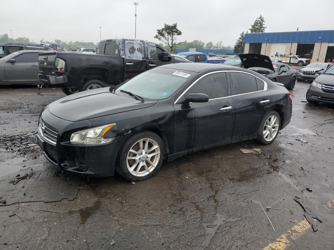 NISSAN MAXIMA S