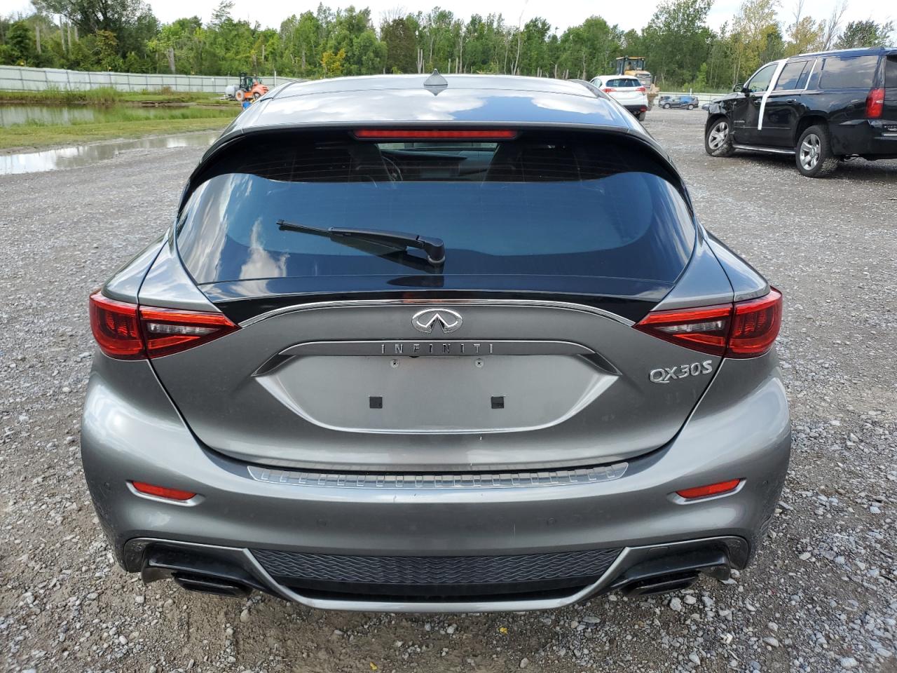 INFINITI QX30 BASE