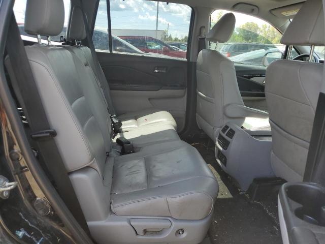 2018 HONDA PILOT TOUR 5FNYF5H91JB021704