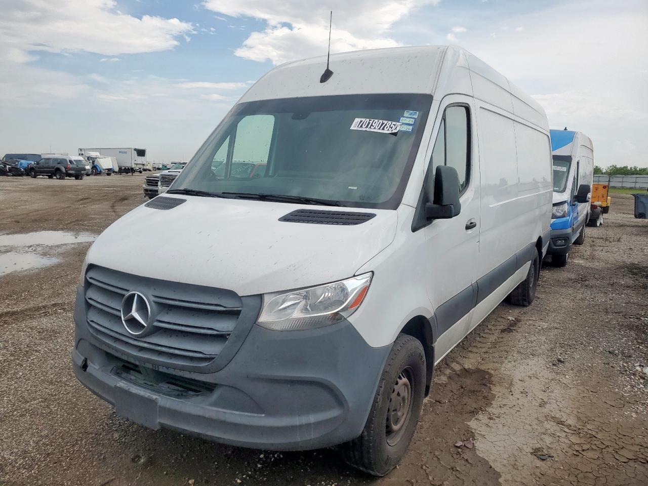 MERCEDES-BENZ SPRINTER 2500