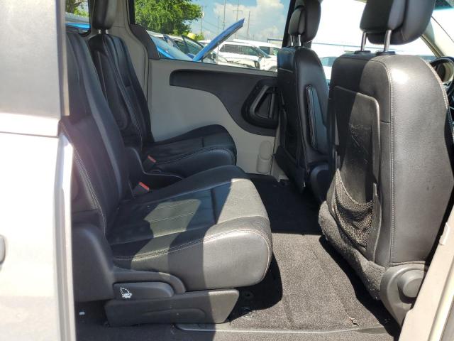 2015 CHRYSLER TOWN & COU 2C4RC1BGXFR626796