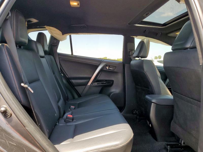 2018 TOYOTA RAV4 SE JTMNFREV0JJ153423