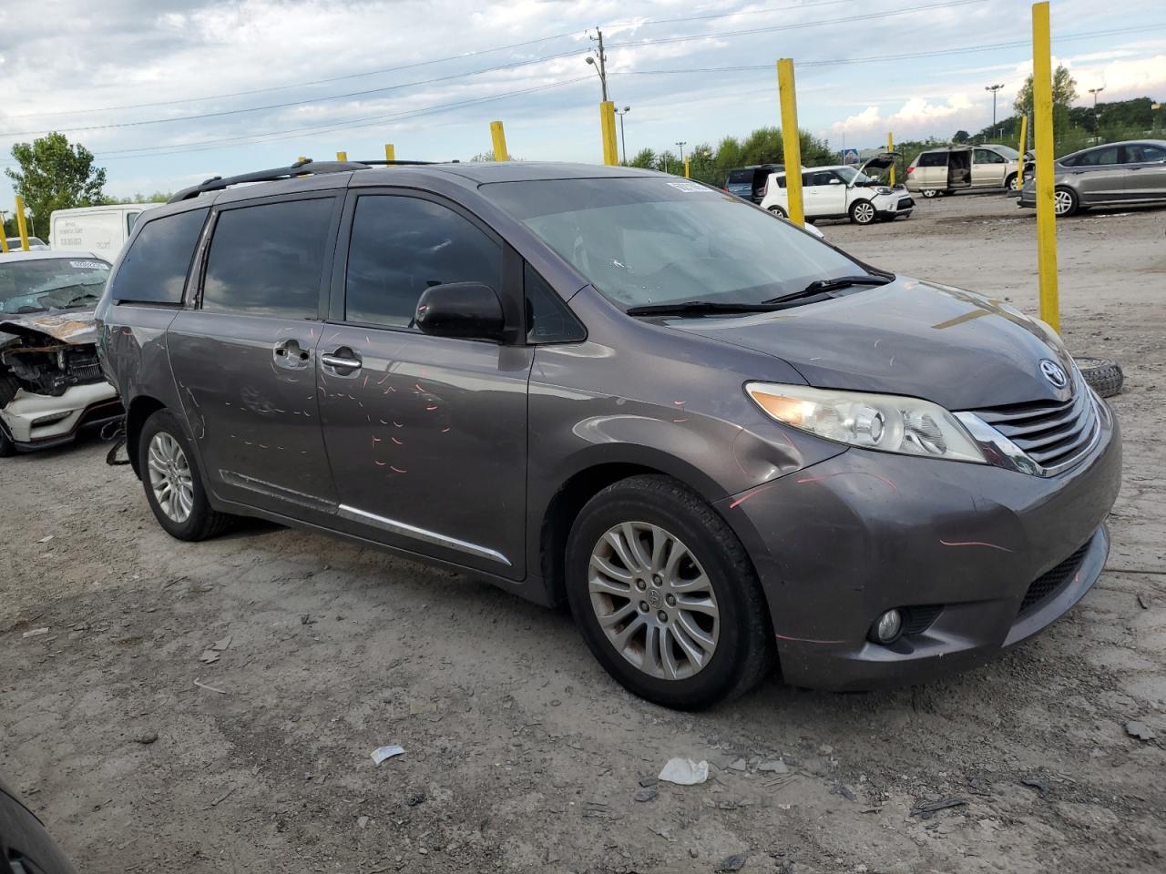 TOYOTA SIENNA XLE