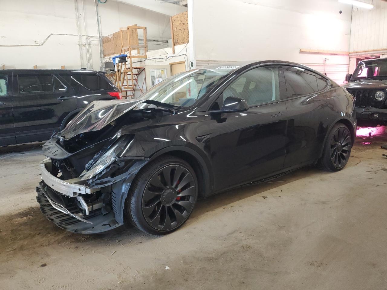 TESLA MODEL Y