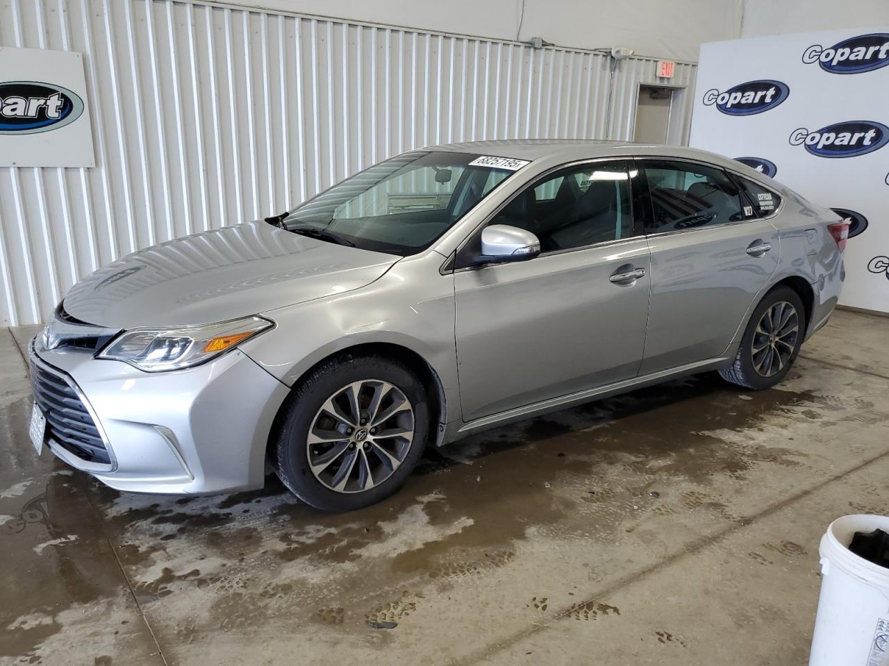TOYOTA AVALON XLE
