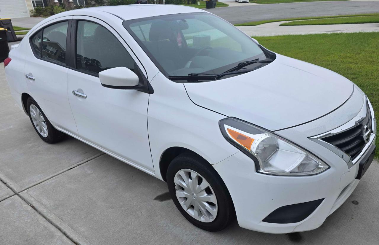 NISSAN VERSA S