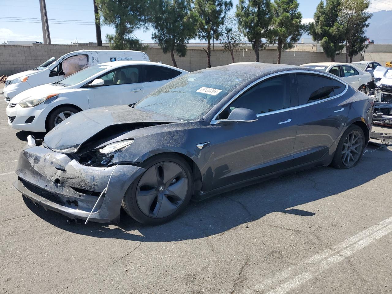 TESLA MODEL 3