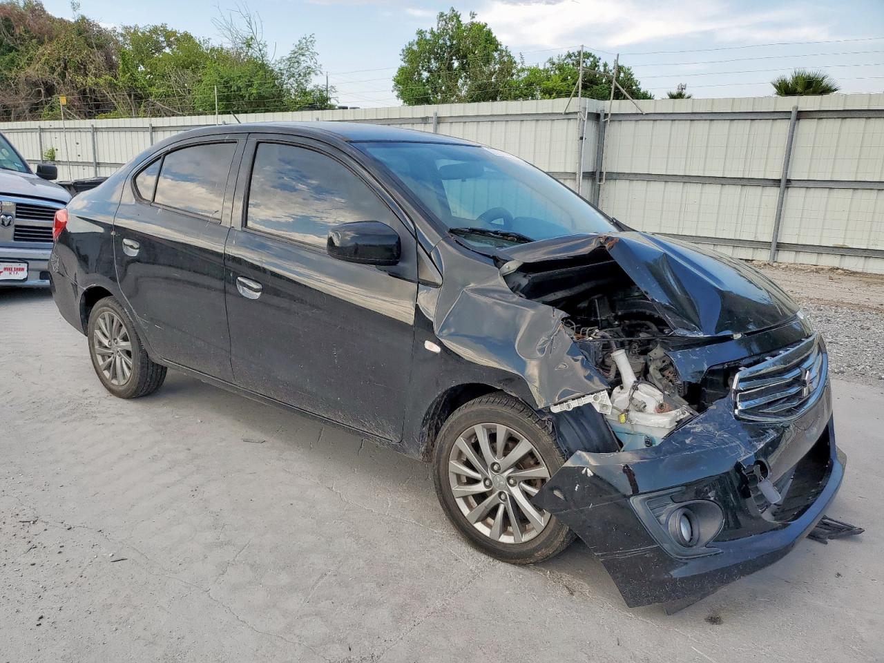 MITSUBISHI MIRAGE G4 ES