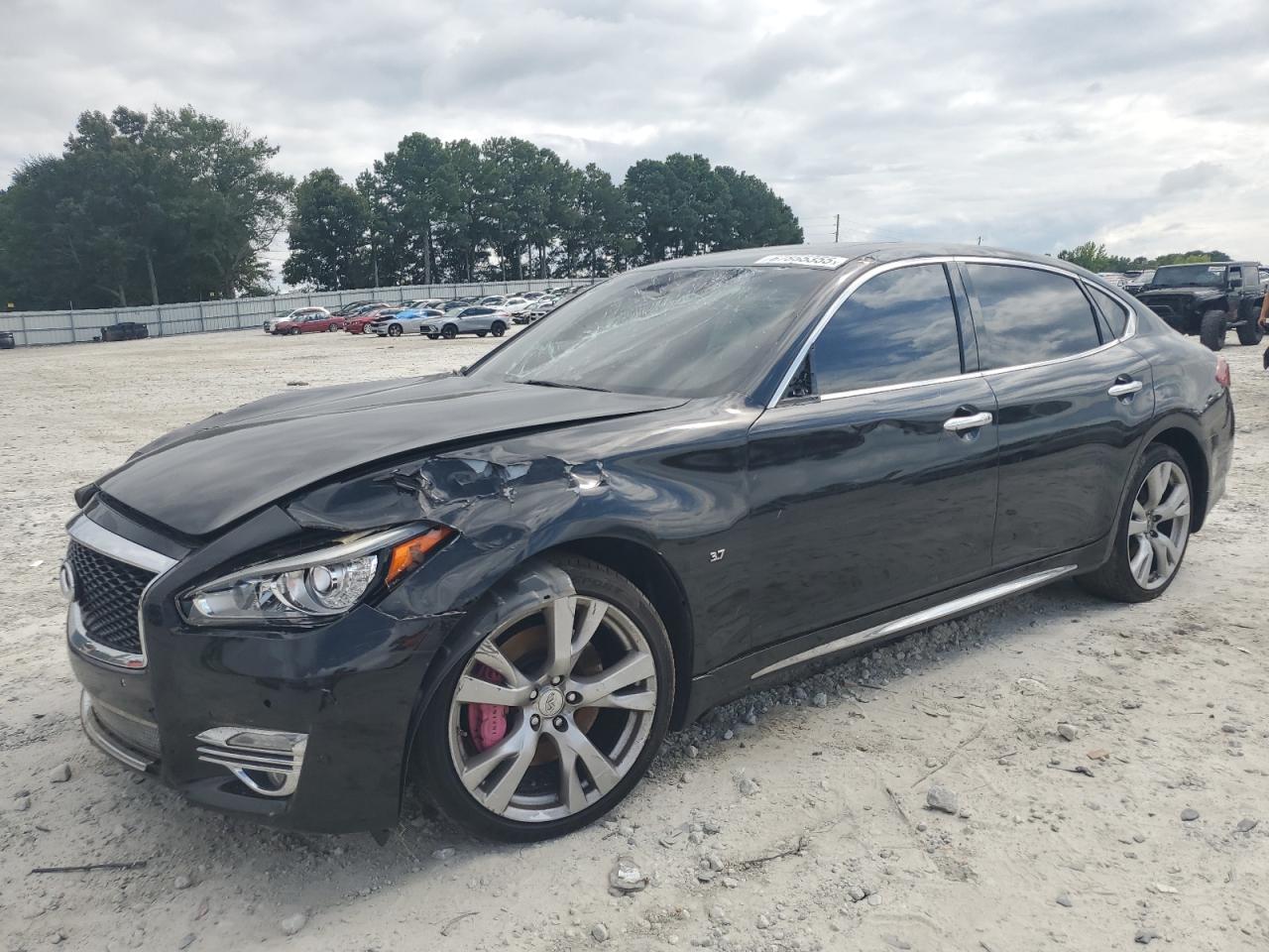 INFINITI Q70 3.7 LUXE