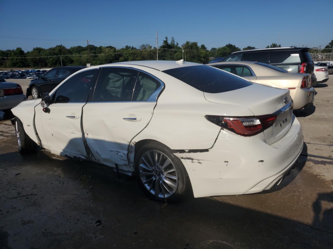 INFINITI Q50 LUXE