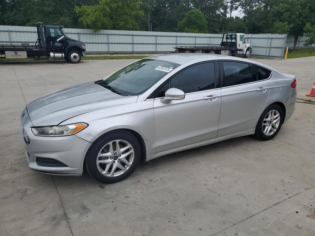 FORD FUSION SE