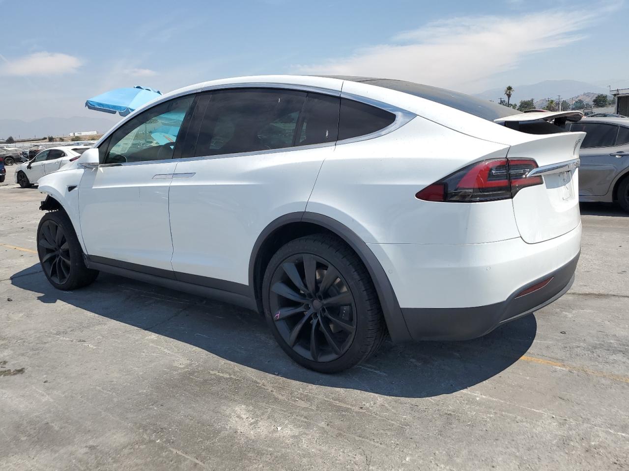 TESLA MODEL X