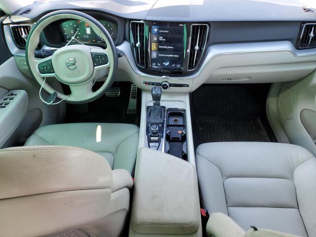 2018 VOLVO XC60 T5 MOMENTUM YV4102RK6J1051211