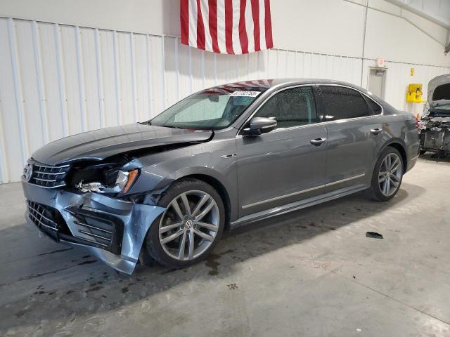 2017 VOLKSWAGEN PASSAT R-L 1VWDT7A35HC013098