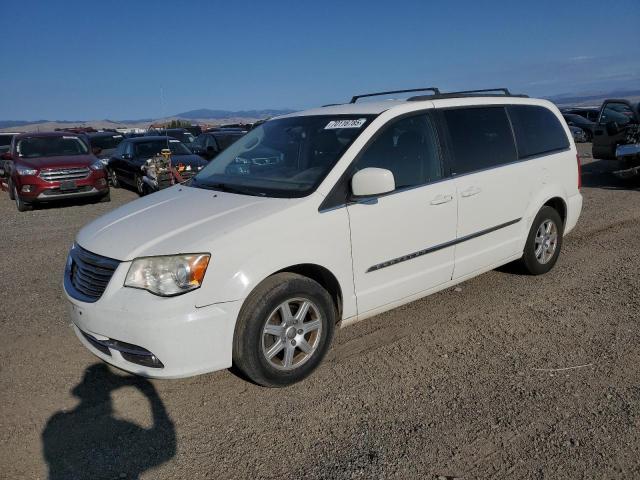 Global Auto Auctions: 2013 CHRYSLER TOWN & COU