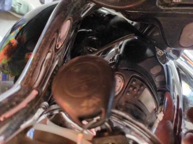 2011 HARLEY-DAVIDSON FLHX - 1HD1KB415BB643964