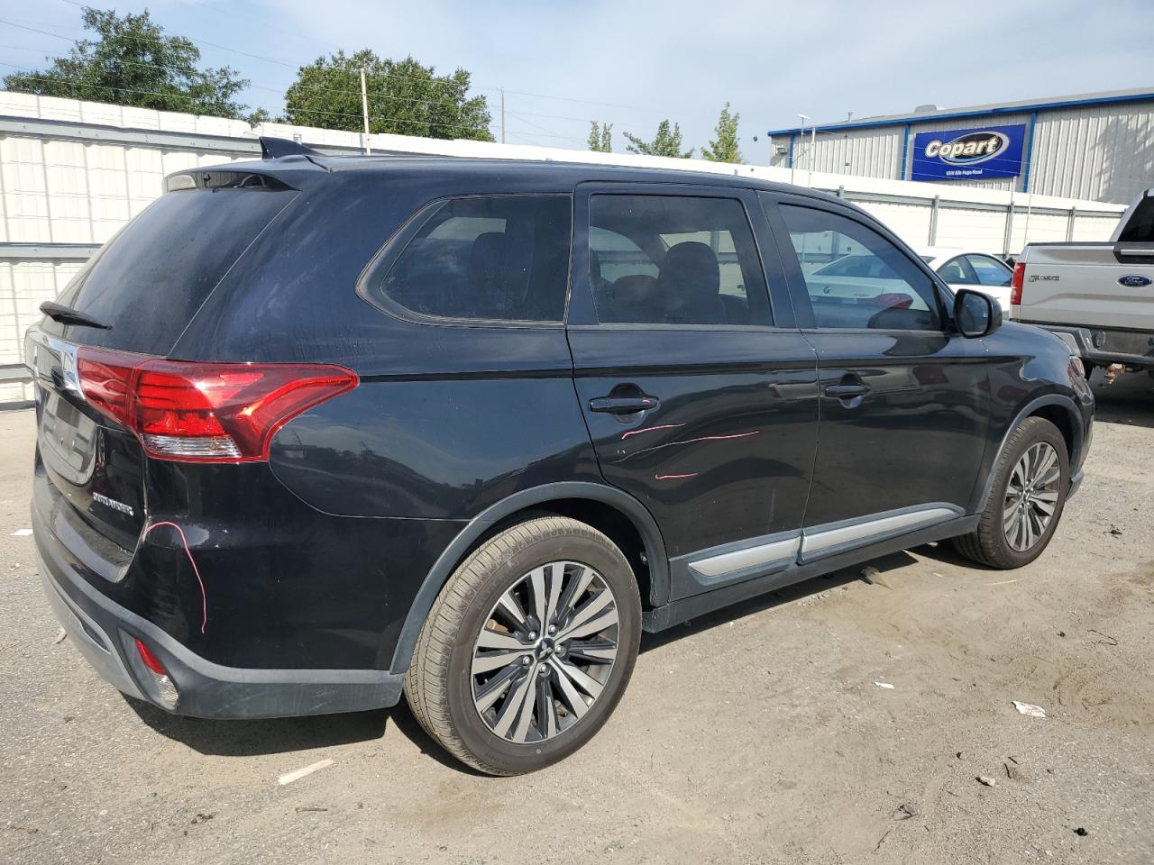 MITSUBISHI OUTLANDER ES