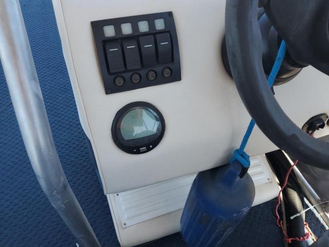 2004 UNK VOYAGER  BOAT #3303071763