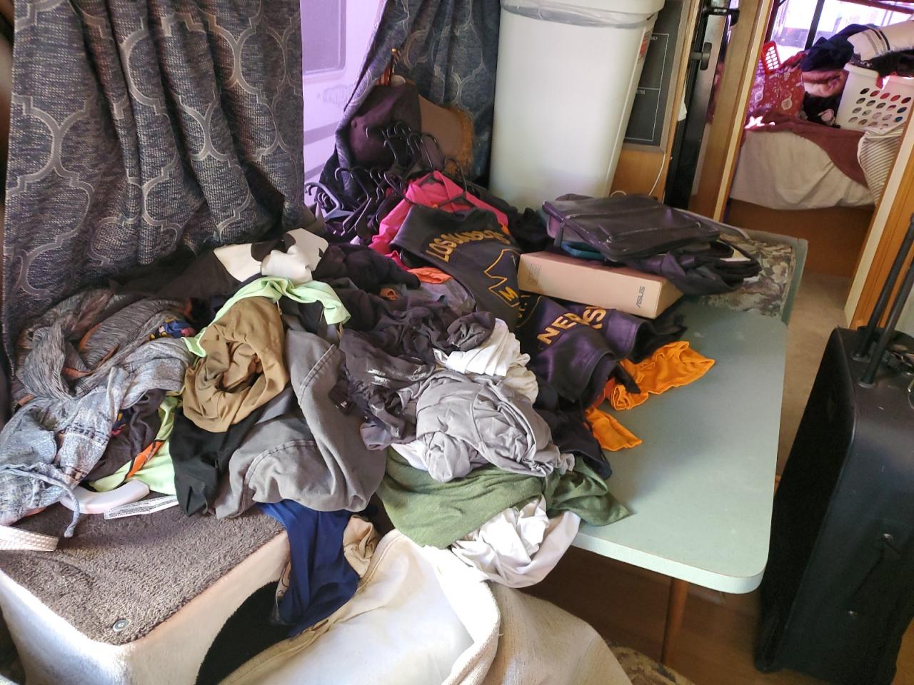 Lot #3265193979 1999 FLEETWOOD SOUTHWIND STORM  30H