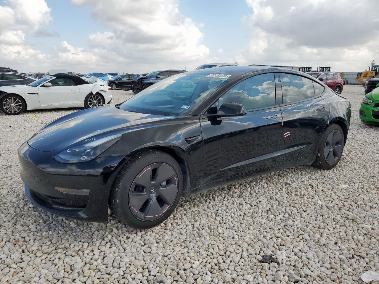 TESLA MODEL 3